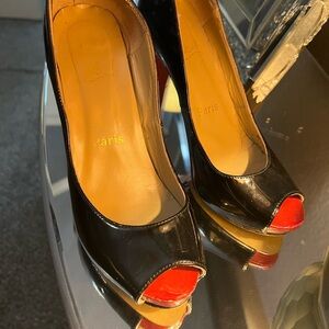 Classic patent leather black peep-toe Louboutin's size 38